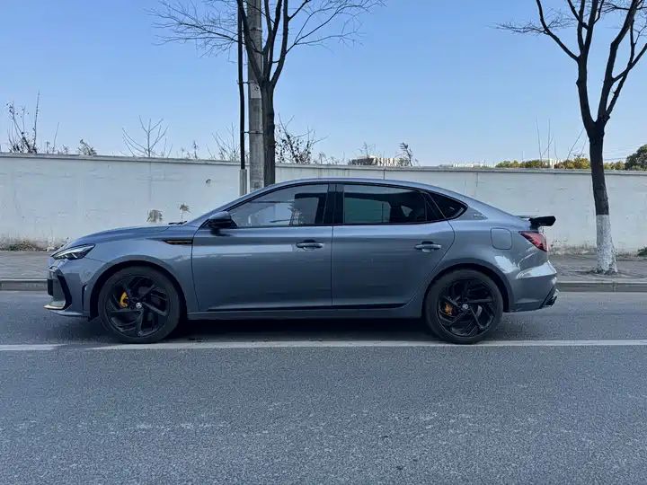 1.5T Automatic Trophy Luxury Complete Configuration Used Car Export 9