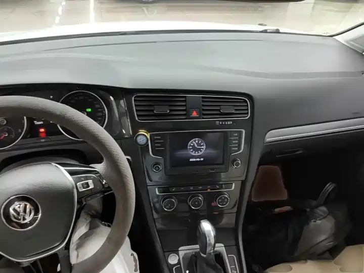 230TSI Automatic Millionth Luxury Edition Complete Configuration Used Car Export 8