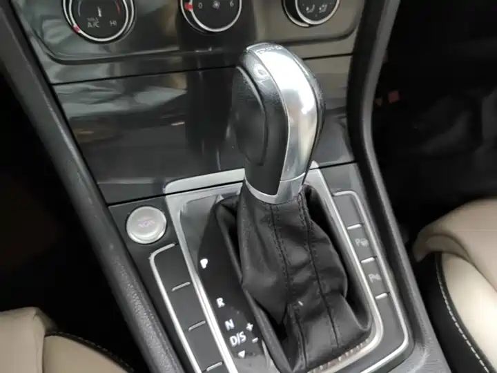 230TSI Automatic Millionth Luxury Edition Complete Configuration Used Car Export 10