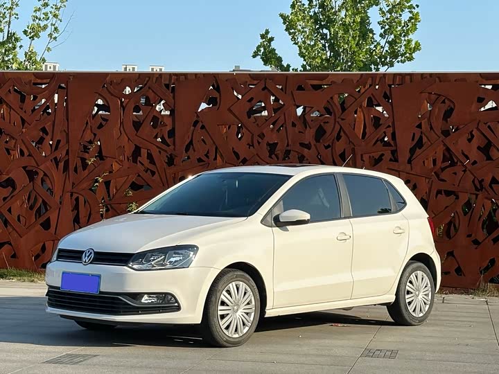 Polo 1.6L Automatic Comfort Compact Car Wholesale Export Worldwide - Image 1