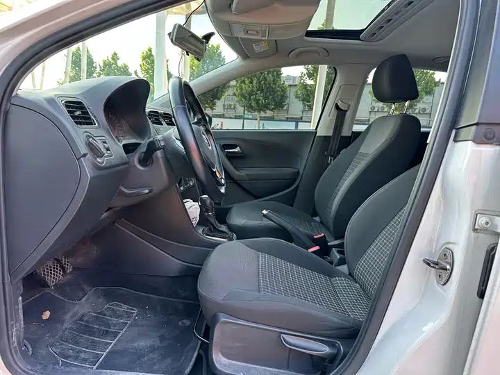 Polo 1.6L Automatic Comfort Compact Car Wholesale Export Worldwide 7