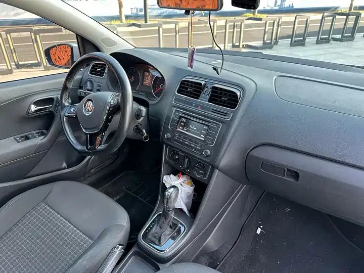 Polo 1.6L Automatic Comfort Compact Car Wholesale Export Worldwide 10