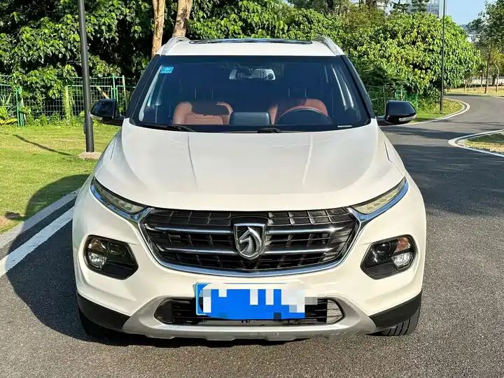 2017 Model 1.5L Manual Luxury Version Chinese Second Hand Cars Export 2