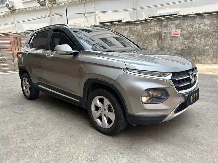 1.5L Automatic Fashion Trim Second Hand Car Export From China 3