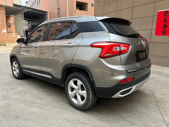 1.5L Automatic Fashion Trim Second Hand Car Export From China 7