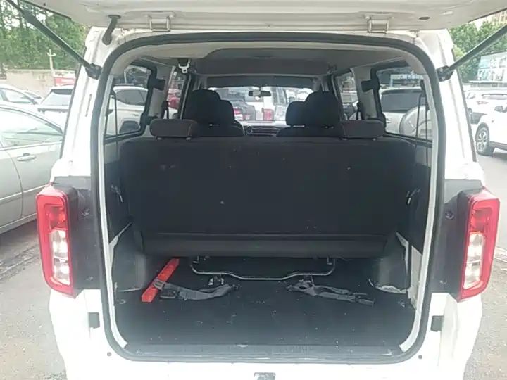 380 2022 1.5L 7-Seater Basic Passenger Van | Low Cost Wholesale China MPV for Export 7