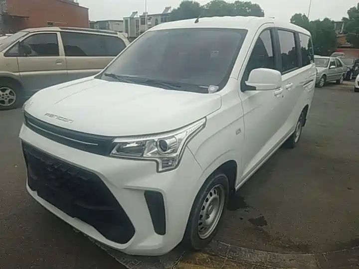 380 2022 1.5L 7-Seater Basic Passenger Van | Low Cost Wholesale China MPV for Export - Image 1