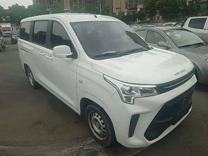 380 2022 1.5L 7-Seater Basic Passenger Van | Low Cost Wholesale China MPV for Export 2