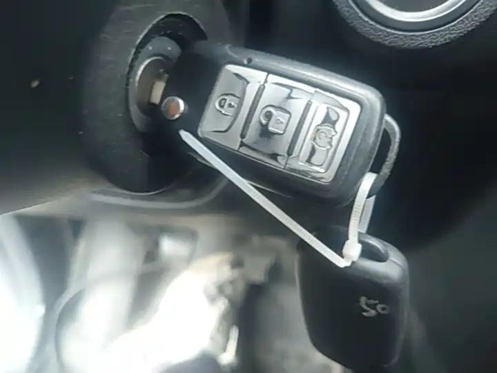 380 2022 1.5L 7-Seater Basic Passenger Van | Low Cost Wholesale China MPV for Export 8