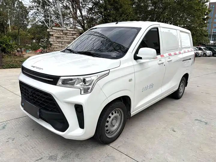 1.5L 2-Seat Cargo Van | China Wholesale Export - Image 1