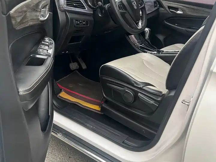 1.5T DCT Fashion 7 Seats National V Emission Standard Second Hand MPV From China 2