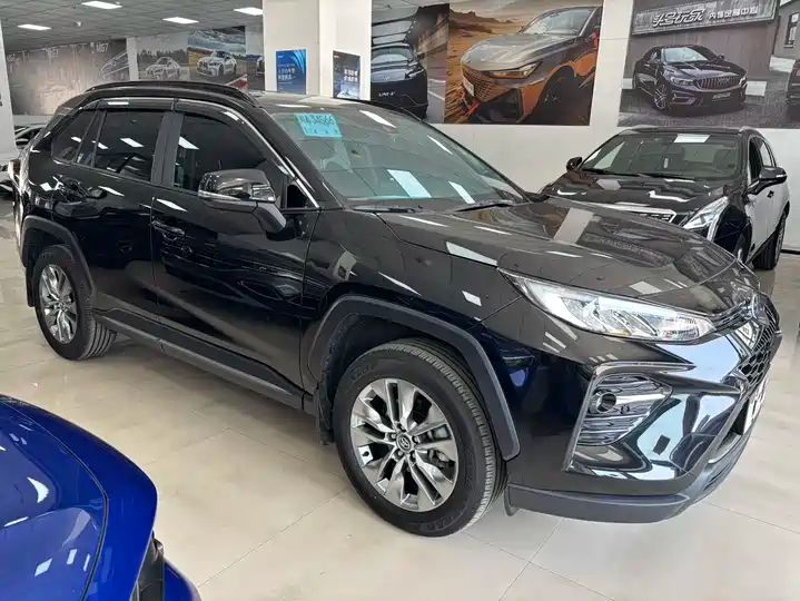 2.0L CVT 2WD Leading Edition | Used SUV from China 3