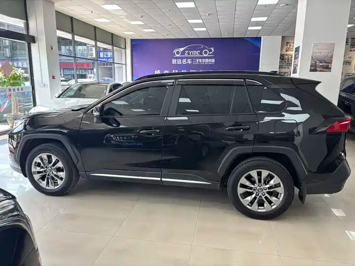 2.0L CVT 2WD Leading Edition | Used SUV from China 4