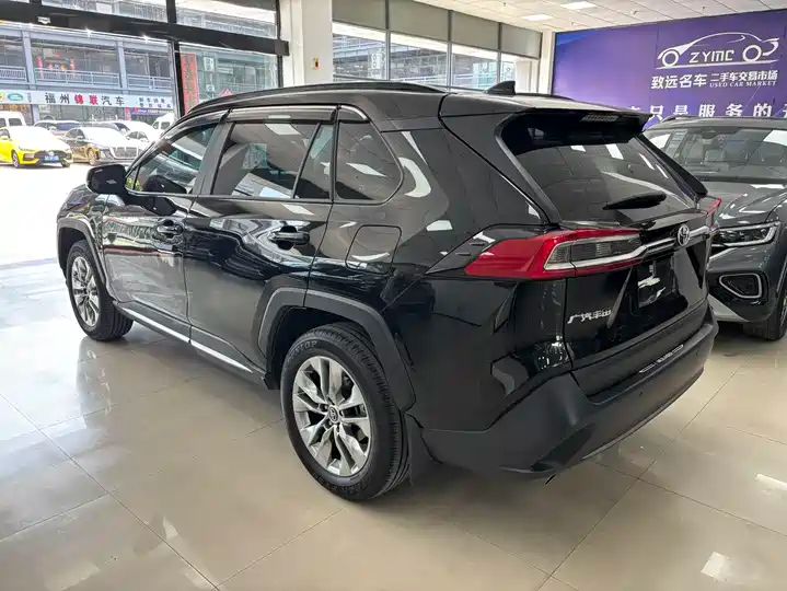 2.0L CVT 2WD Leading Edition | Used SUV from China 5