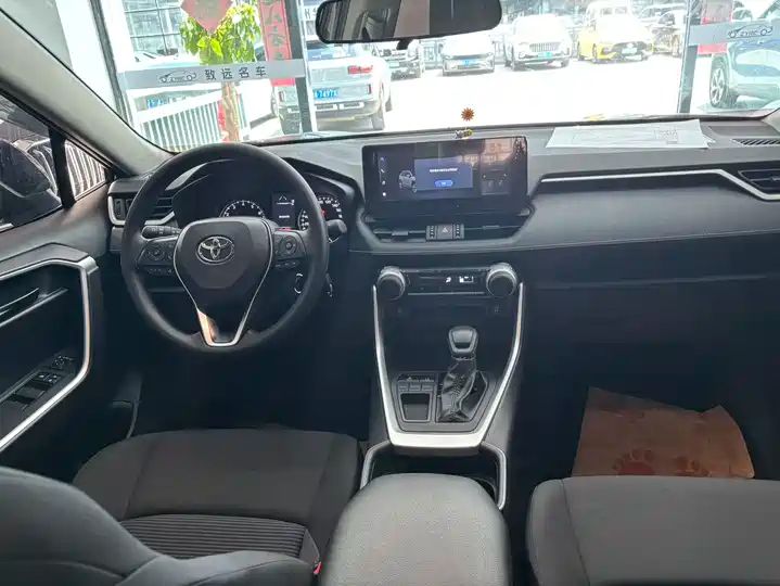 2.0L CVT 2WD Leading Edition | Used SUV from China 9