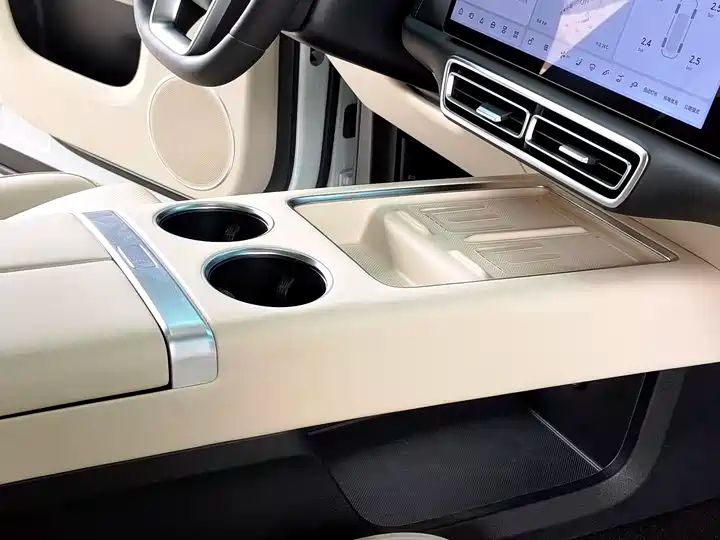 Used Electric SUV | China Export | Cheap & Reliable REV for Global Buyers 12