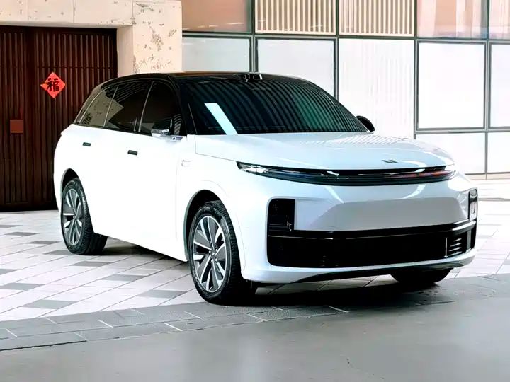Smart Refresh Edition | Premium Used EREV SUV | China Export 3