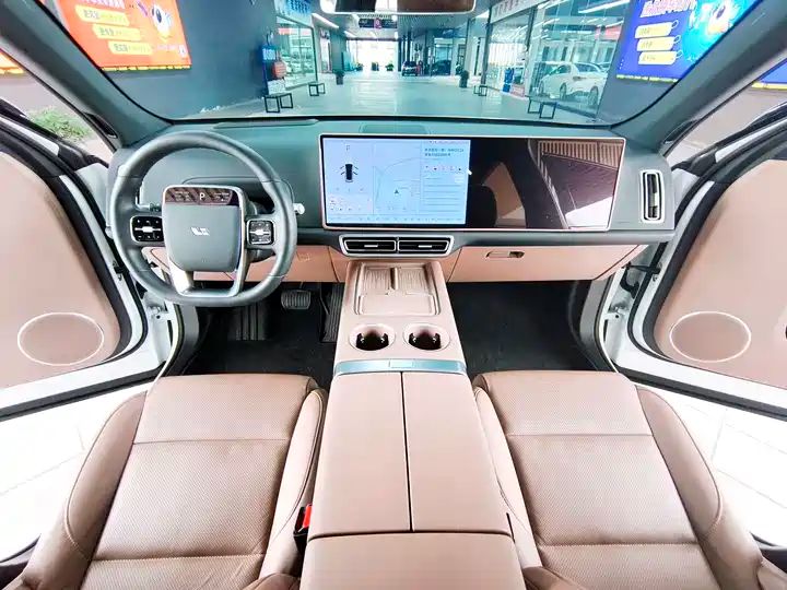 Smart Refresh Edition | Premium Used EREV SUV | China Export 8