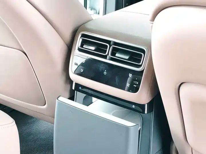 Smart Refresh Edition | Premium Used EREV SUV | China Export 12