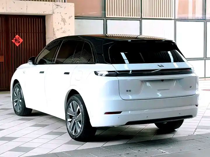 Smart Refresh Edition | Premium Used EREV SUV | China Export 14