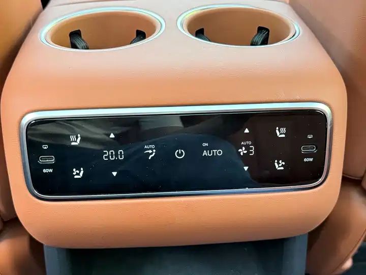 2024 Pro Smart Family SUV, Long Range EV Exported from China 9
