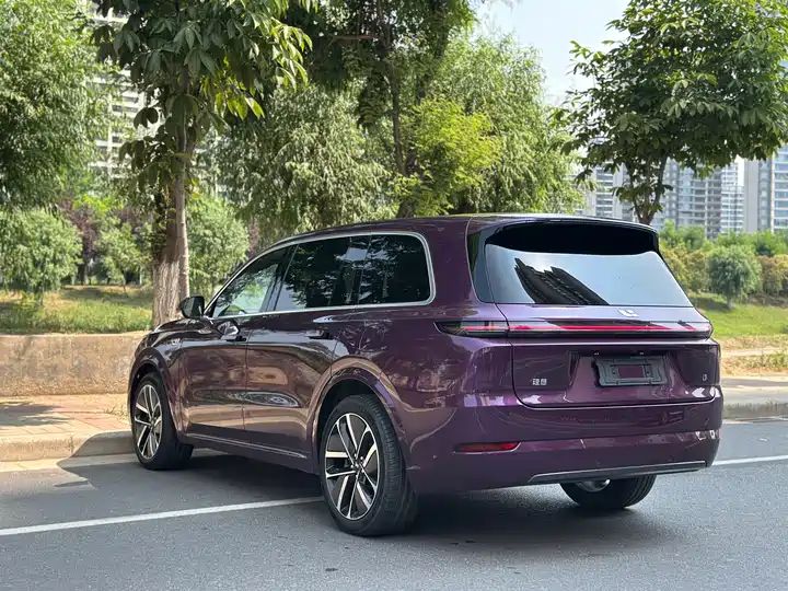 Premium Flagship EREV SUV, Quality Used Car Export from China 7