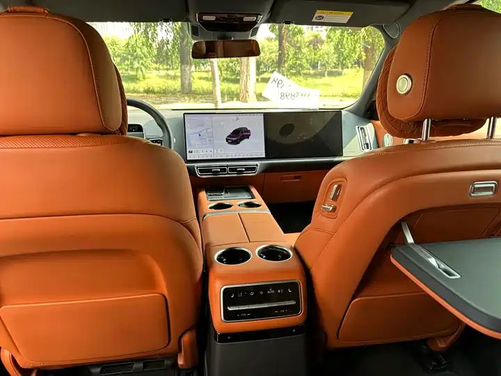 Premium Flagship EREV SUV, Quality Used Car Export from China 12