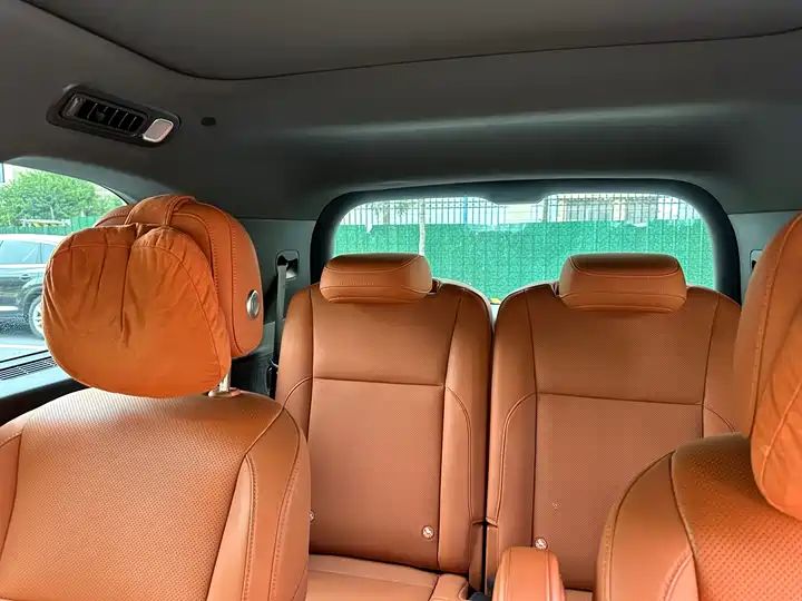 Premium Flagship EREV SUV, Quality Used Car Export from China 14