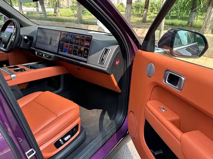 Premium Flagship EREV SUV, Quality Used Car Export from China 16