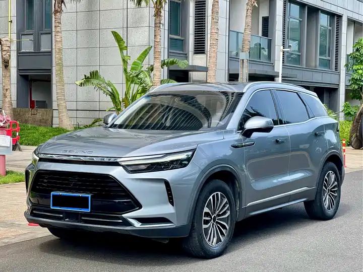 1.5TD Dual Clutch Fashion Version Export SUV - Image 1