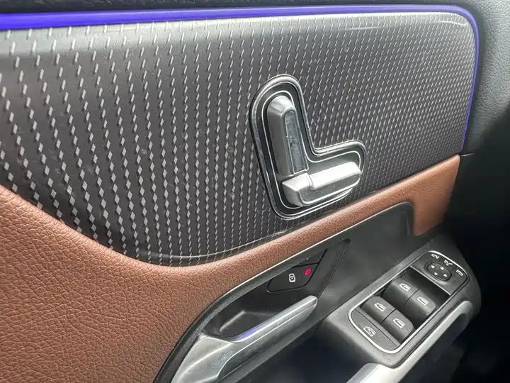 200 Dynamic Edition Export SUV 5