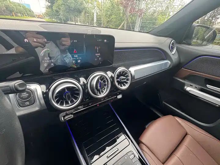 200 Dynamic Edition Export SUV 7