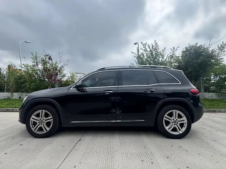 200 Dynamic Edition Export SUV 8