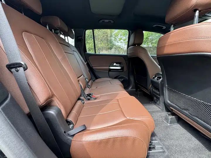 200 Dynamic Edition Export SUV 11