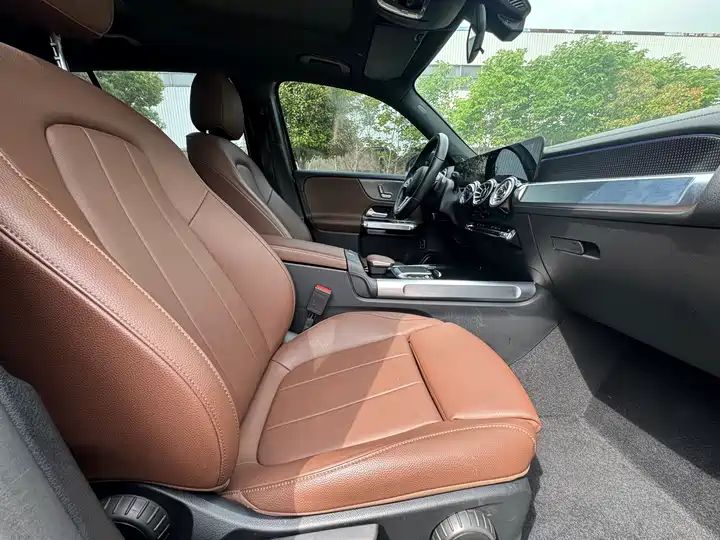 200 Dynamic Edition Export SUV 12