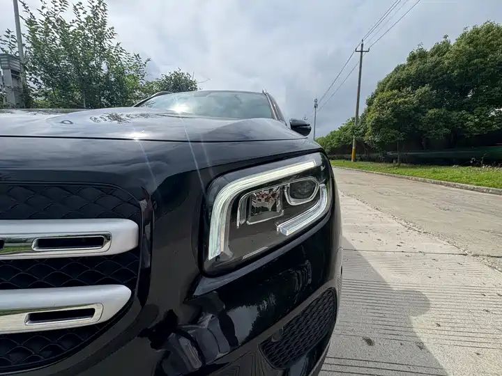 200 Dynamic Edition Export SUV 14