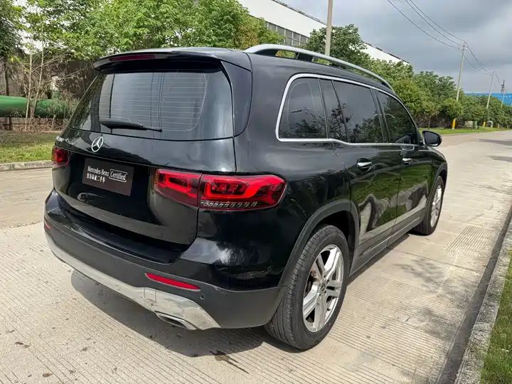 200 Dynamic Edition Export SUV 18