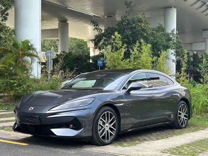 AWD Max Edition | Used Plug-in Hybrid Car Export from China - Image 1