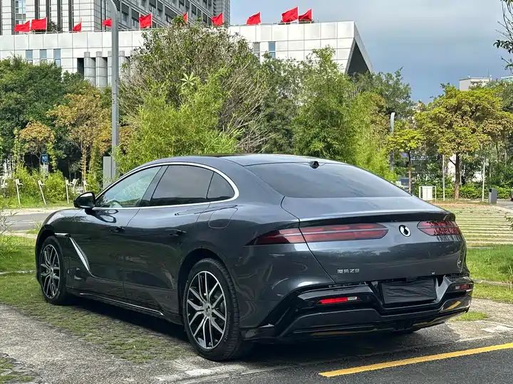 AWD Max Edition | Used Plug-in Hybrid Car Export from China 4