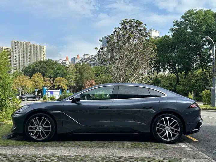 AWD Max Edition | Used Plug-in Hybrid Car Export from China 15