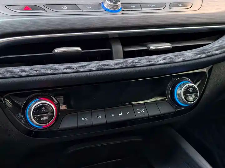 Plug-in Hybrid Intelligent Fashion Edition | Used New Energy Car Export from China 12