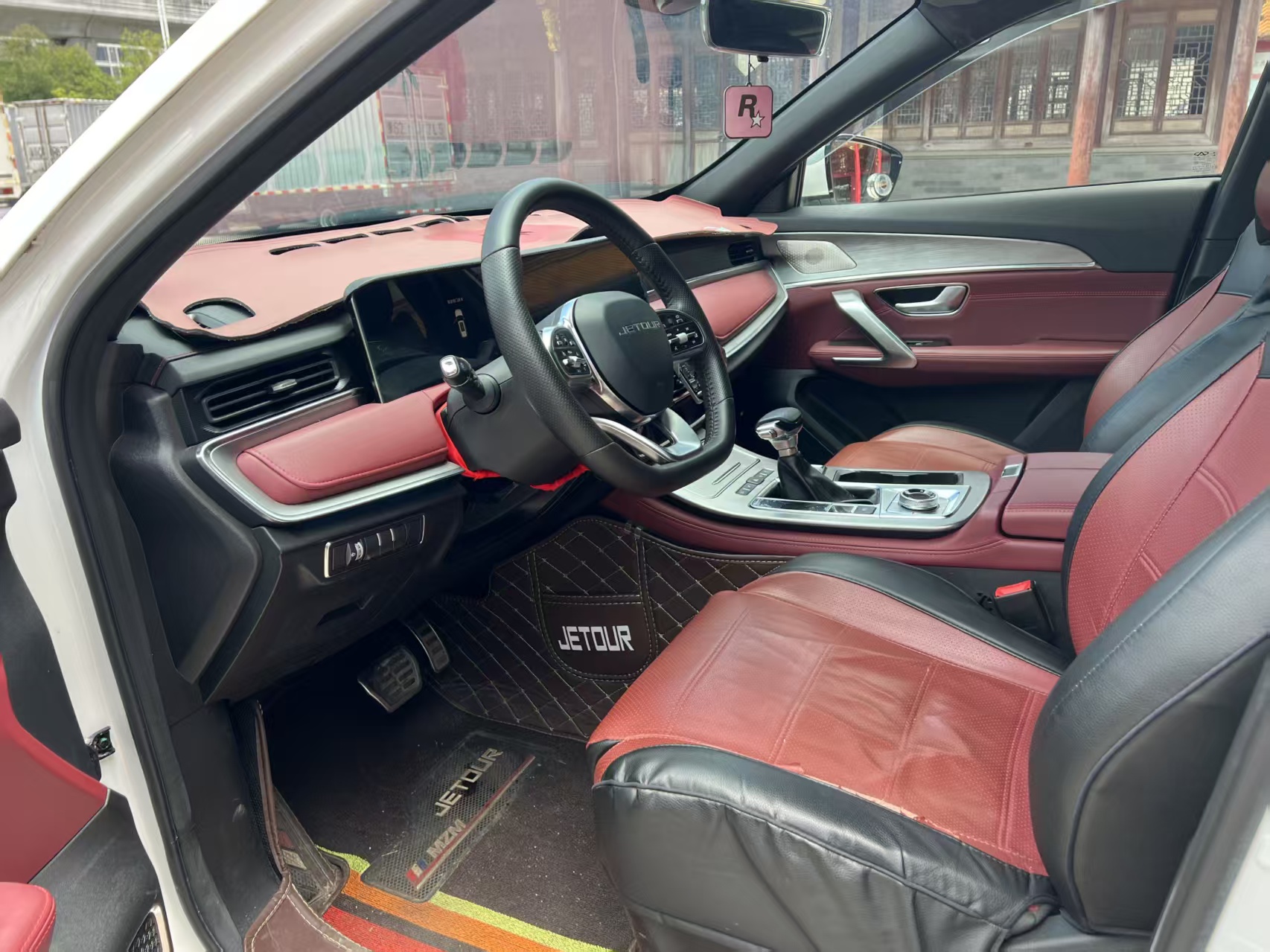 1.5T DCT Mountain 5-Seater | Used SUV Export from China 5
