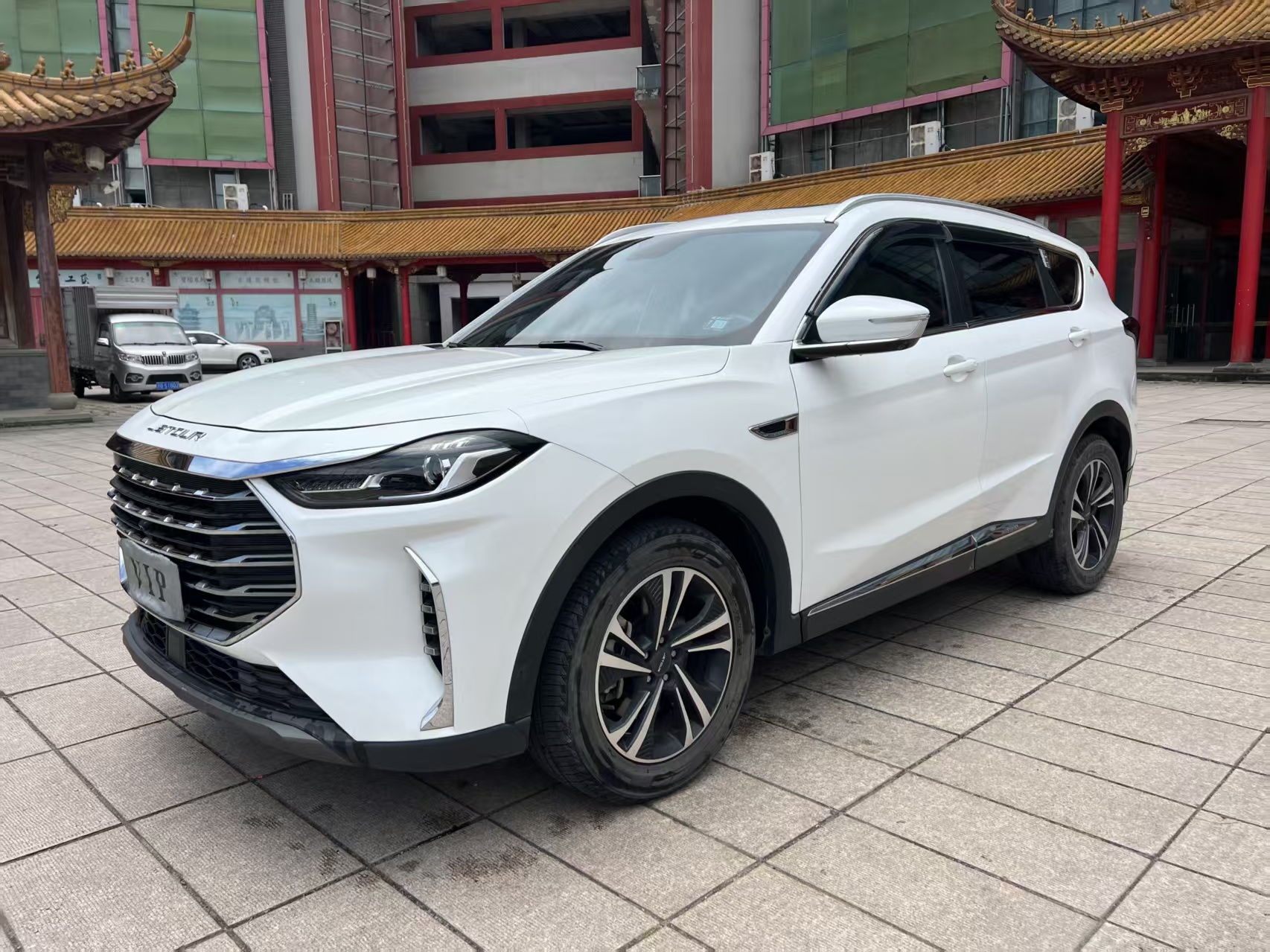 1.5T DCT Mountain 5-Seater | Used SUV Export from China 8