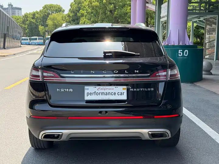 2.0T Four-Wheel Drive Premium Trim, Export Ready from China 8