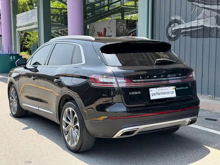 2.0T Four-Wheel Drive Premium Trim, Export Ready from China 9