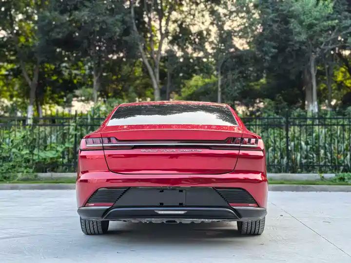 AWD High-Performance Flagship Used Car for Export 3