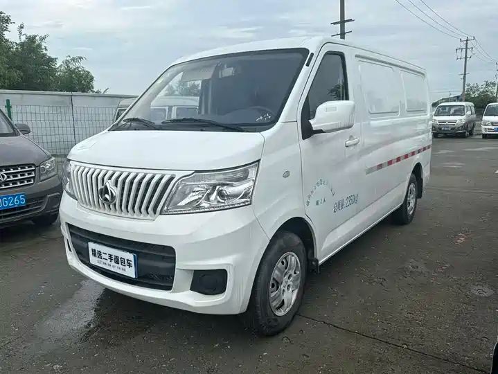 2018 1.5L Comfort High-roof Van Double Door 4G15S Used Car for Export - Image 1
