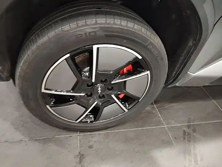 501km 4WD Ultra EV Off-road SUV from China 18