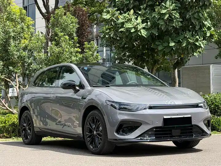 Max 515km Electric Hatchback from China 3