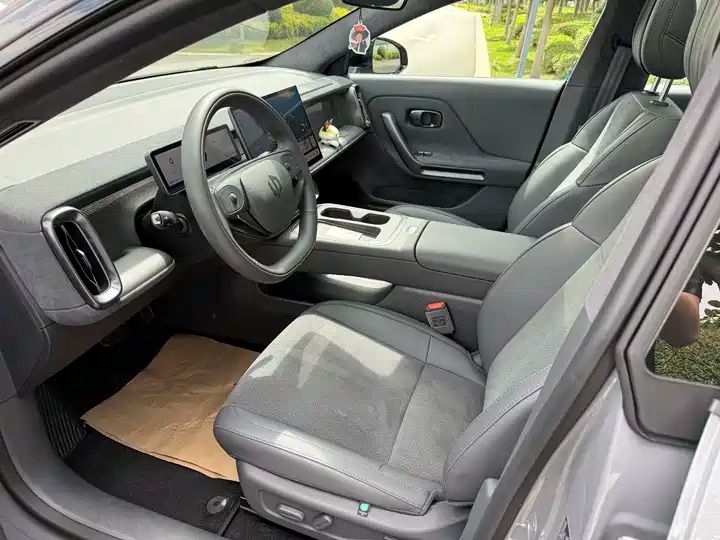 Max 515km Electric Hatchback from China 7